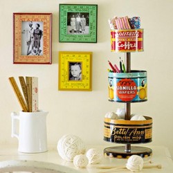 Look at that etagere and the ruler frames!