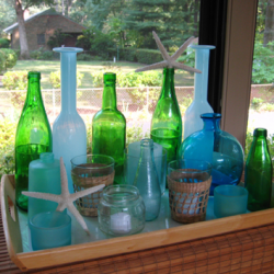Love this glass vignette