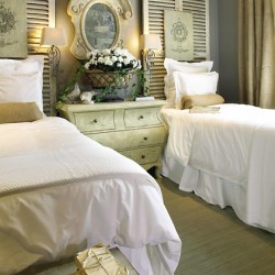 I like the color combo in this bedroom.