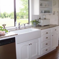 A dream of a kitchen. Sigh, big sigh.