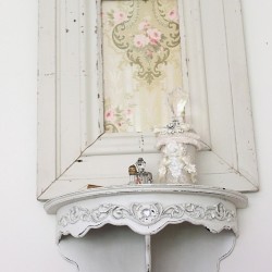 I have a shelf like that, at least now I know what to do with it. This is gorg!