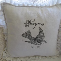 Piping and ruffles pillow tutorial. I got to do this one time. (I am afraid of piping)