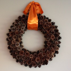 Note to self: have pinecones, must make wreath. @justagirl shows how.