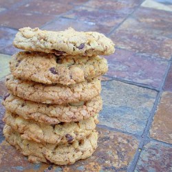 I was looking for this recipe! Chocolate Chip Oatmeal Cookies @HopeStudios1:
