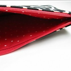 Make a Zippered Pouch with coordinating fabric liner