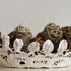 Plaster doilie with balls