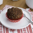 Breakfast muffins with rhubarb and walnuts