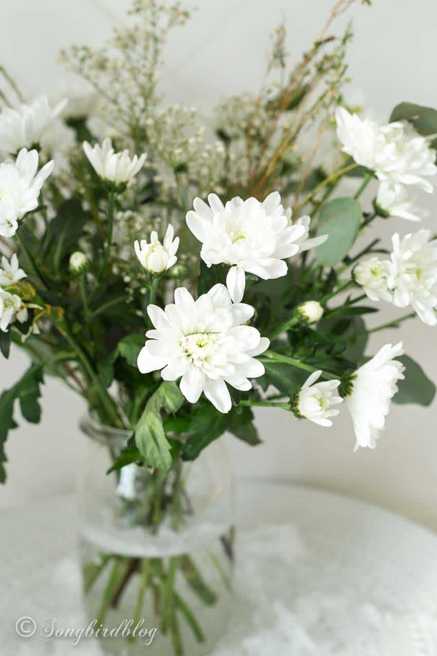diy winter flower arrangement white