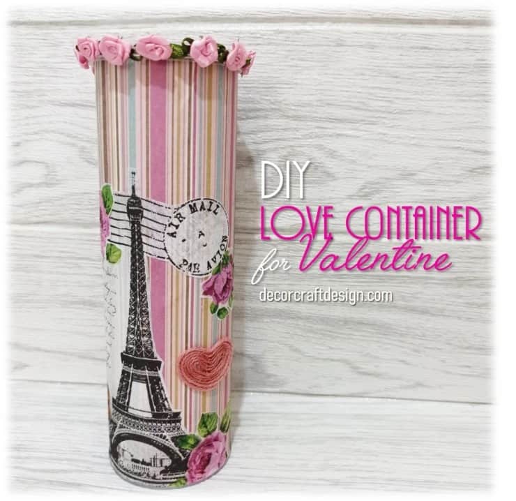 Upcycled pringles containter with a vintage Paris design